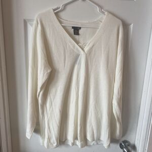 East 5th Women’s Sweater Size 1X Cream V Neck Long Sleeve Pullover
